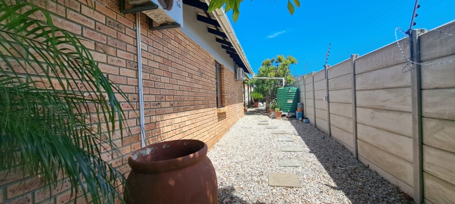3 Bedroom Property for Sale in Heiderand Western Cape